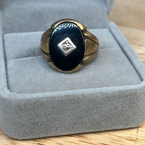 Vintage 10k Black Onyx Diamond gold Ring